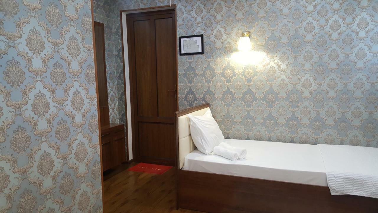 Rohat Hotel Kokand Eksteriør billede